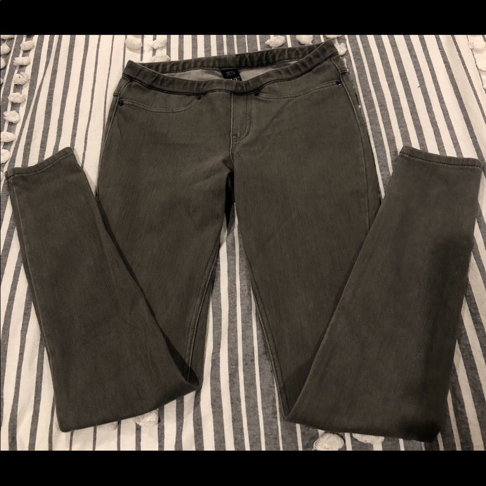 Grey denim HUE Jeggings